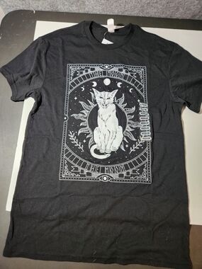 Gothic Cat/ Moon T-Shirt Size Medium